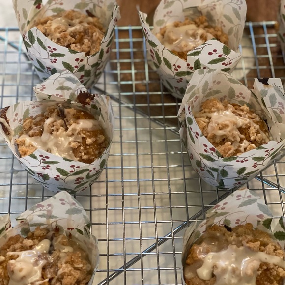 Meet your Posher, Heidi - Picture 7 of 16